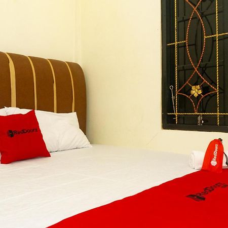 Hotel Reddoorz Near Sentani Airport Jayapura Exterior foto