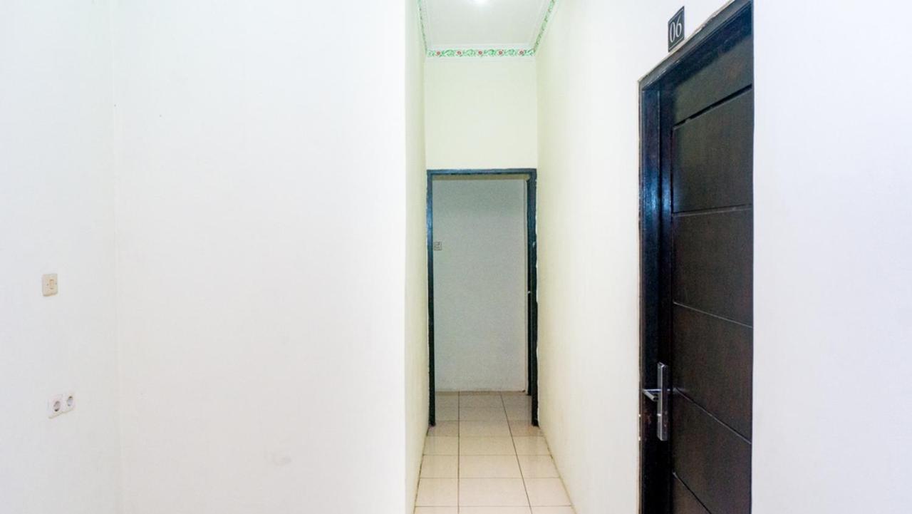Hotel Reddoorz Near Sentani Airport Jayapura Exterior foto