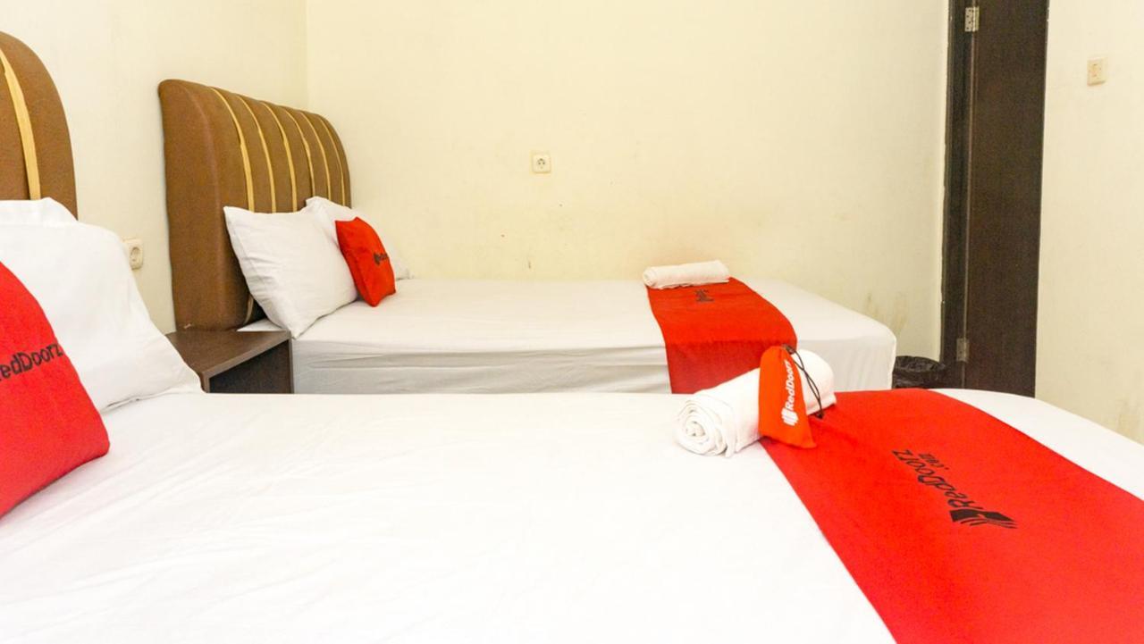 Hotel Reddoorz Near Sentani Airport Jayapura Exterior foto