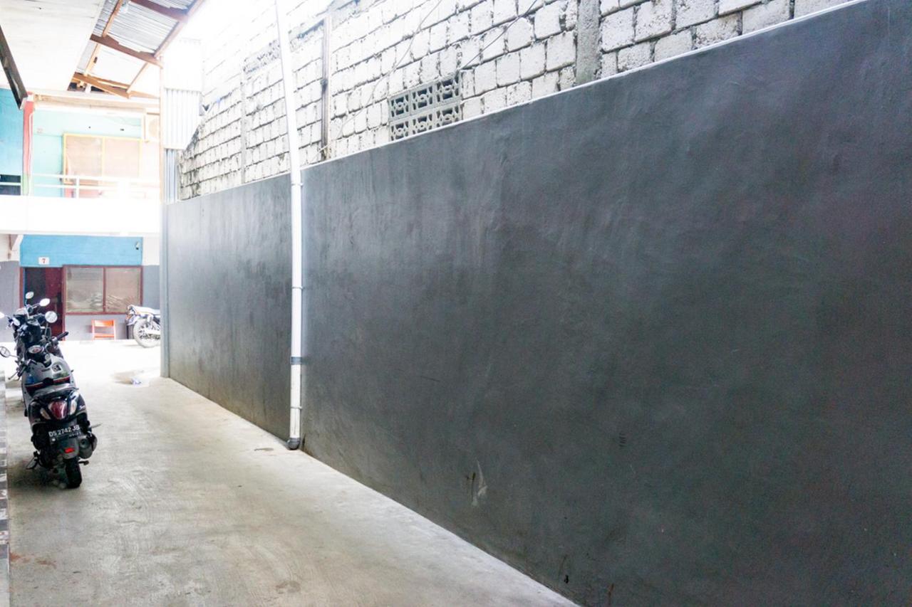 Hotel Reddoorz Near Sentani Airport Jayapura Exterior foto