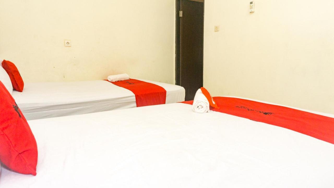 Hotel Reddoorz Near Sentani Airport Jayapura Exterior foto