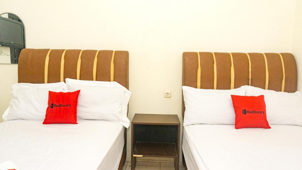 Hotel Reddoorz Near Sentani Airport Jayapura Exterior foto