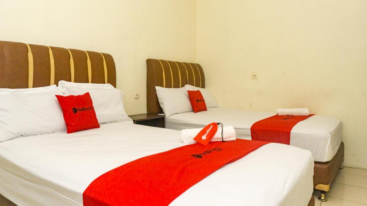 Hotel Reddoorz Near Sentani Airport Jayapura Exterior foto