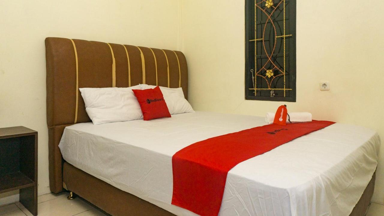 Hotel Reddoorz Near Sentani Airport Jayapura Exterior foto