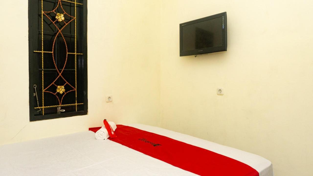 Hotel Reddoorz Near Sentani Airport Jayapura Exterior foto