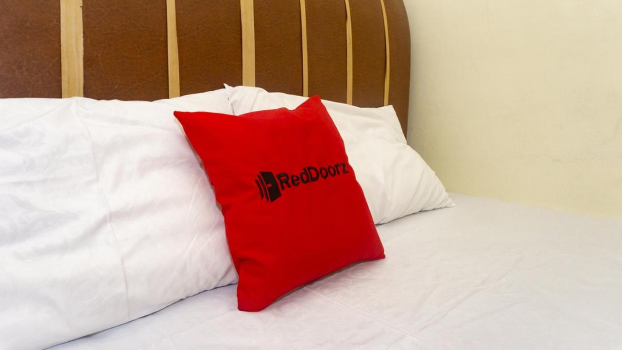 Hotel Reddoorz Near Sentani Airport Jayapura Exterior foto